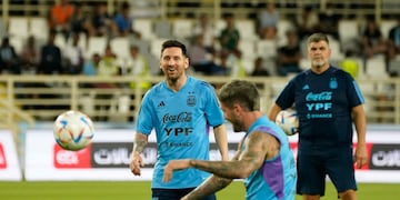 Con 15.000 personas en las tribunas, Argentina completó su primera práctica en Abu Dhabi. Foto: Clarín