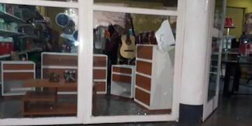 Ilícito violento: ingresaron a robar a un local comercial con un hacha.