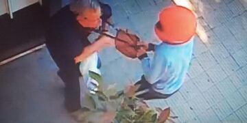 Córdoba es tierra de nadie y los vecinos viralizan esta realidad en las redes sociales (captura de video).