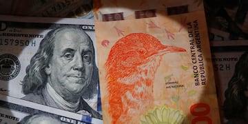 El Dólar Blue superó los $1000 y las redes sociales estallaron con memes. (Foto: Reuters)