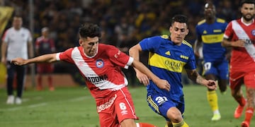 En 2021 tuvo lugar uno de los últimos cruces de Boca y Argentinos por un mata-mata. Foto Marcelo Rolland