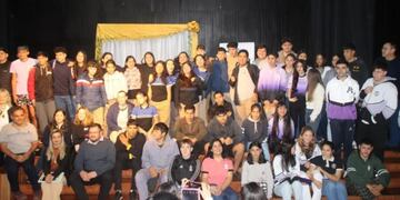 Puerto Esperanza: otorgan dinero a cursos de último año de secundaria para cubrir la recepción.