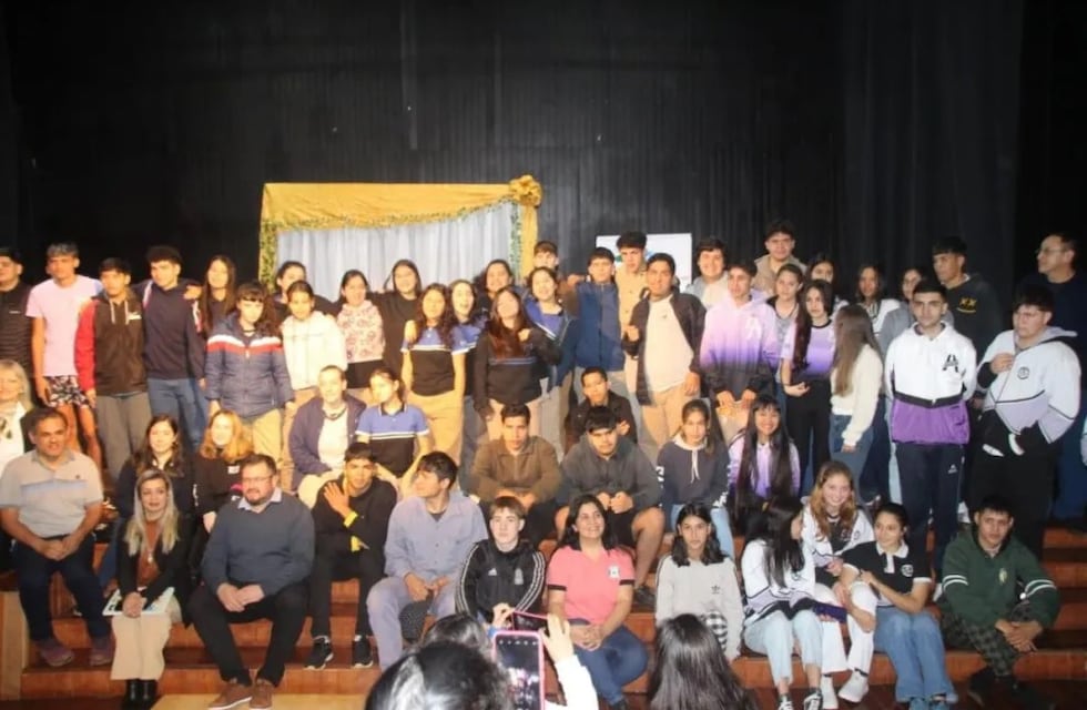 Puerto Esperanza: otorgan dinero a cursos de último año de secundaria para cubrir la recepción