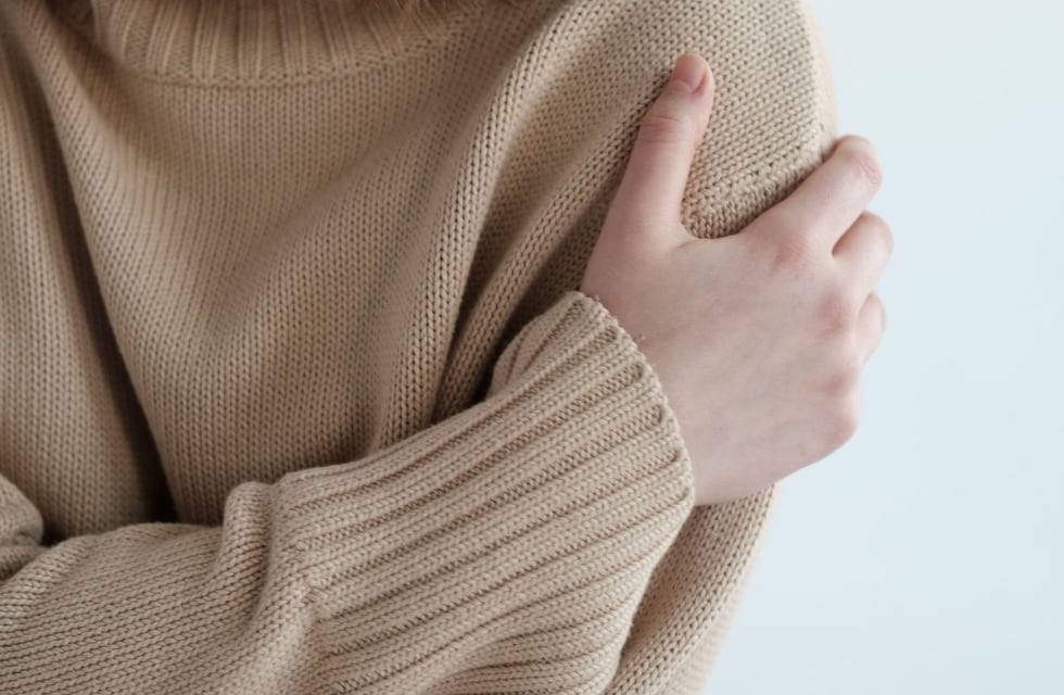 Por qué algunas personas rechazan los abrazos, según la psicología