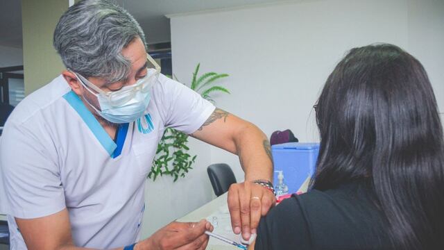Comenzó la campaña “Plan de vacunación refuerzo COVID-19″