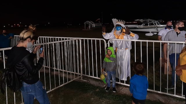 Llegada de los Reyes Magos en el Aero Club de Rafaela