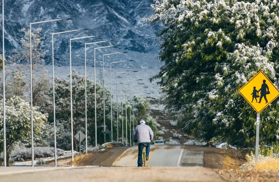 Mirá las espectaculares postales de Jáchal cubierto de nieve que se volvieron virales