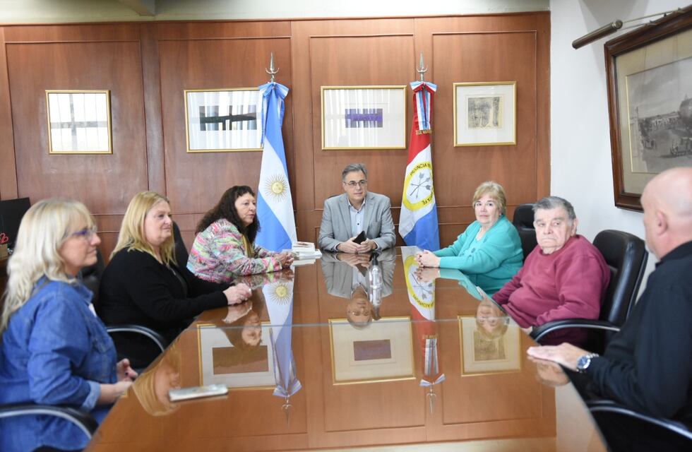 Luis Castellano recibió a Escritores Rafaelinos Agrupados