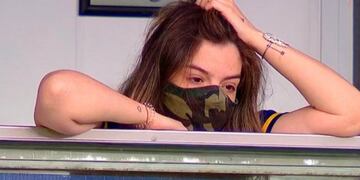 La actriz no pudo dejar que la silla de su papá quedara vacía en el primer encuentro en la Bombonera