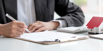 El escribano puede realizar la autorización por escritura pública o instrumento privado. / Colegio de Escribanos