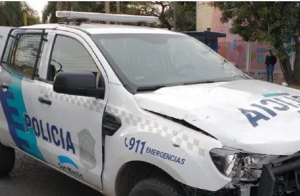 San Martín: un patrullero cruzó en rojo, atropelló y mató a un joven de 21 años