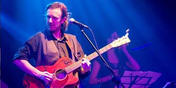 El músico sanrafaelino Luciano Janello, de 47 años, murió durante -aparentemente- un robo y sufrir cortes en varias partes de su cuerpo durante la huida