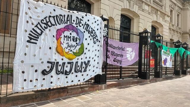La Multisectorial de Mujeres de Jujuy  rechazó que se le pueda llegar a otorgar el arresto domiciliario a un violador en San Pedro de Jujuy.