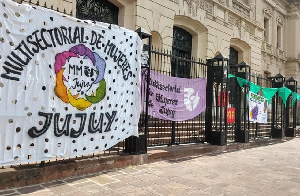 Mientras la víctima sufre hostigamientos, su vecino violador pide “domiciliaria”