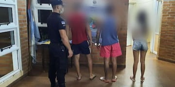 Terminaron detenidos tras amenazar a un joven en Los Helechos.