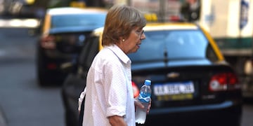 La Municipalidad recomienda tomar agua para evitar el golpe de temperaturas extremas.