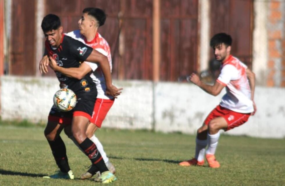 Liga del Sur: en White, Sporting bajó al líder