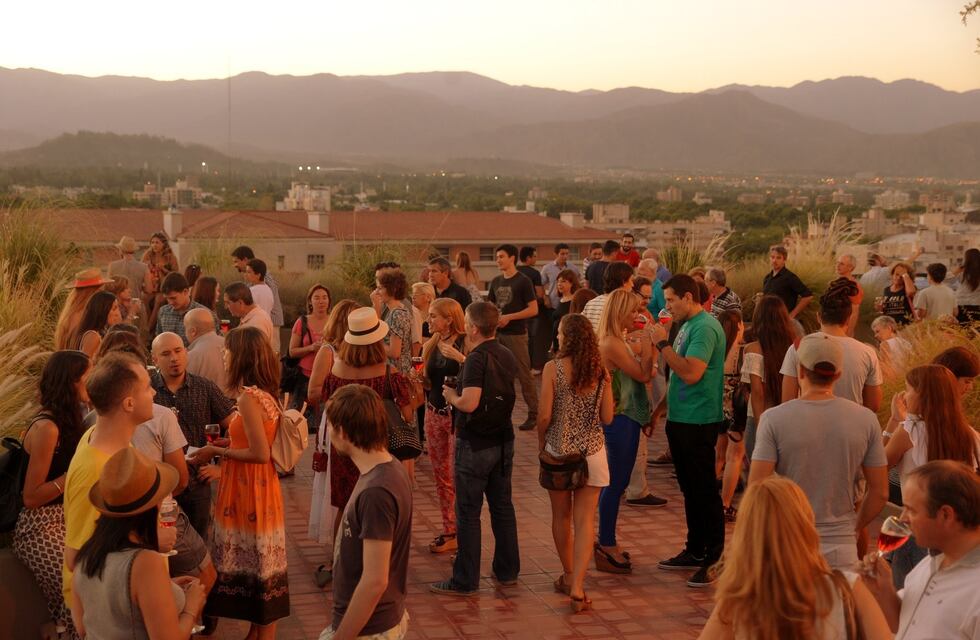 La imperdible propuesta de la Ciudad de Mendoza para enero: “Vinos y atardeceres” con entrada gratuita