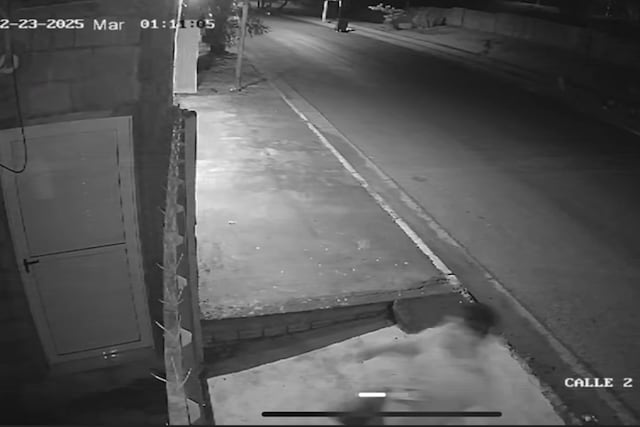 Preocupación vecinal por actos vandálicos en Iguazú: jóvenes patean portones y causan daños en distintos barrios.