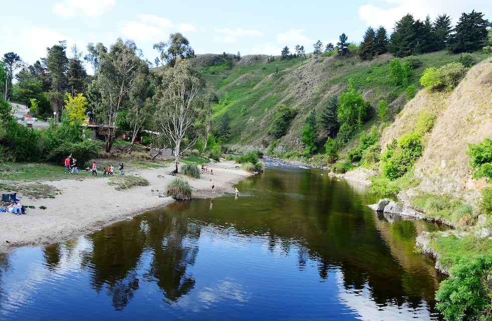 Polémica por un municipio de Córdoba que cobra una “ecotasa” de $5.000 para ingresar a su paraje