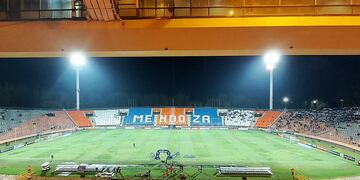 Comenzaron los trabajos en el piso del estadio de Malvinas Argentinas. / Gentileza.