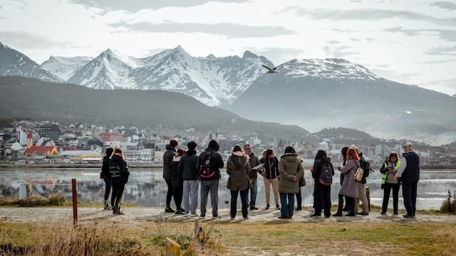 La municipalidad de Ushuaia acompañó a estudiantes en la recorrida organizada por ABE en Bahía Encerrada
