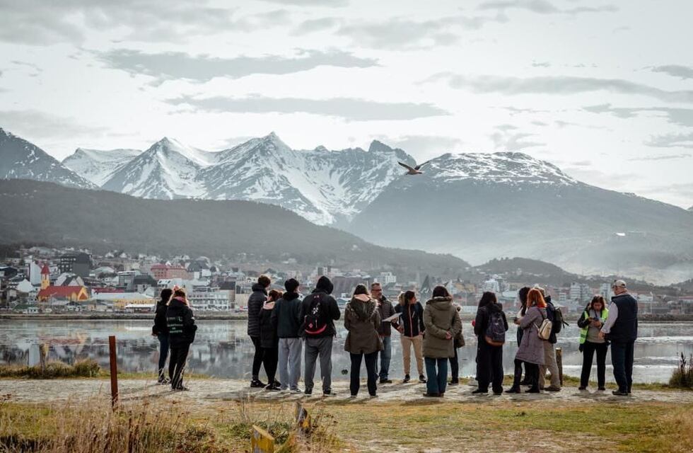 La municipalidad de Ushuaia acompañó a estudiantes en la recorrida organizada por ABE en Bahía Encerrada
