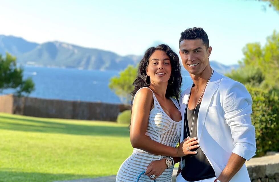 Cristiano Ronaldo le paga mensualmente a Georgina Rodríguez una millonaria cifra por el cuidado de sus hijos