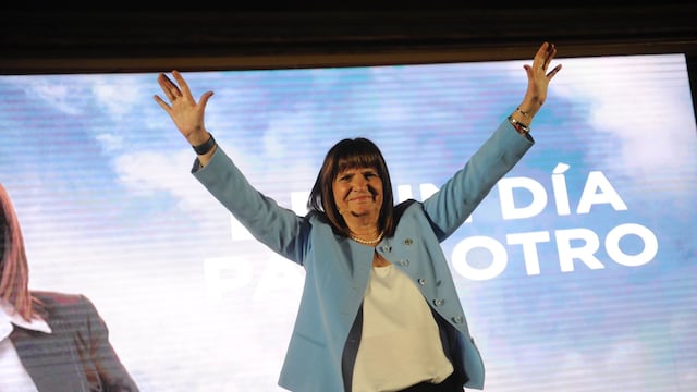 Silvina Martínez, Bullrich y Petri