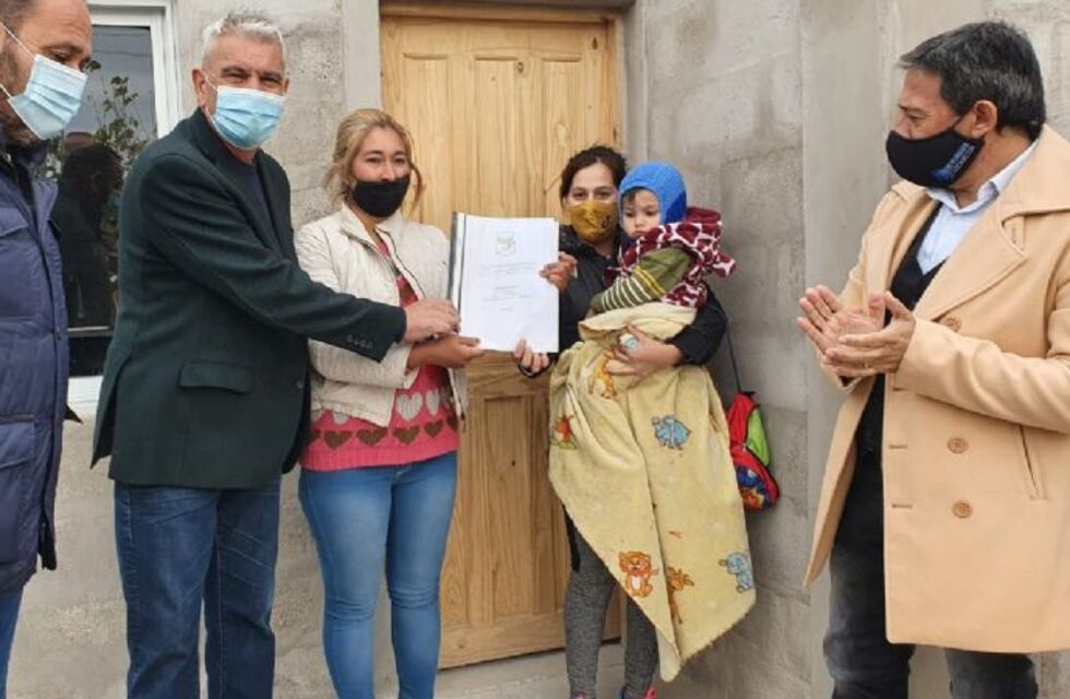 Se burlaron de ella después de perder todo en un terremoto y hoy estrena nueva casa