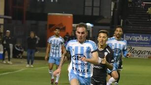 En la defensa de Racing, Gianfranco Ferrero irá como zaguero central.