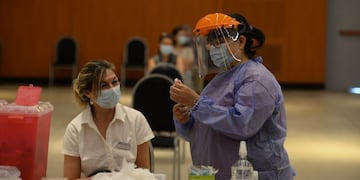 Este lunes se reanuda la vacunación contra el COVID.