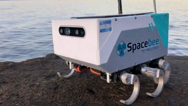 RoverTito, el robot creado por veinte jóvenes argentinos, denominados Spacebee Tecnologies.