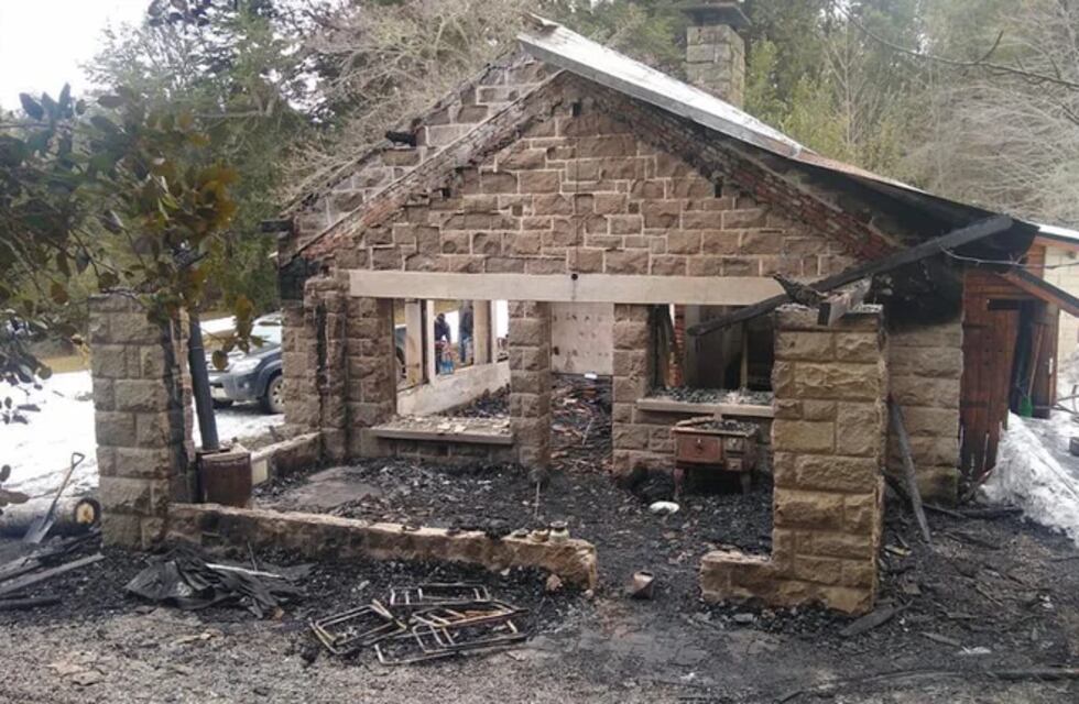 Nuevo ataque mapuche en Río Negro: incendiaron un puesto de Gendarmería en Villa Mascardi