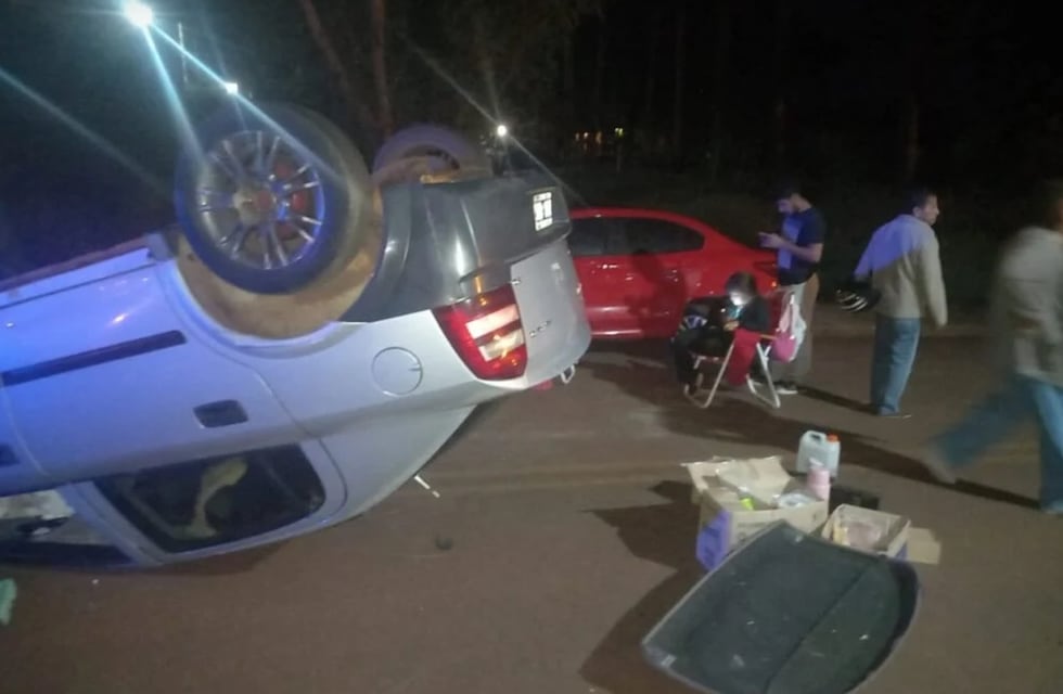 Posadas: choque y vuelco sobre la avenida Zapiola