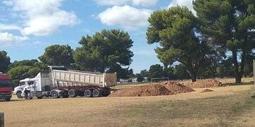 Comenzó la construcción de la cancha de césped sintético de Puerto Belgrano
