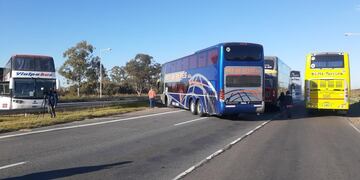 Corte total en la Autopista Rosario - Santa Fe por un reclamo de operadores turísticos