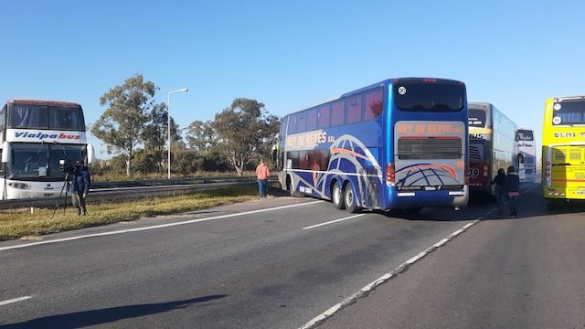 Corte total en la Autopista Rosario - Santa Fe por un reclamo de operadores turísticos