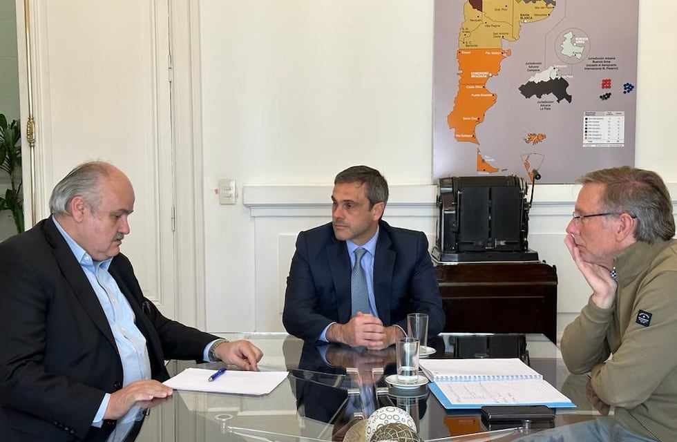 El Gobierno convocó a empresarios y supermercados para intentar frenar los precios tras la devaluación