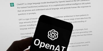 ChatGPT registra una caída de interés en Google: ¿Qué otras herramientas de Inteligencia Artificial buscan los argentinos? (Foto AP/Michael Dwyer)