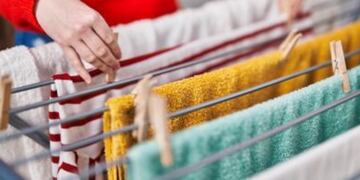 Una comodorense sorprendió en las redes al mostrar lo que pasa cuando saca la ropa del tendal en Comodoro Rivadavia. (Imagen ilustrativa).