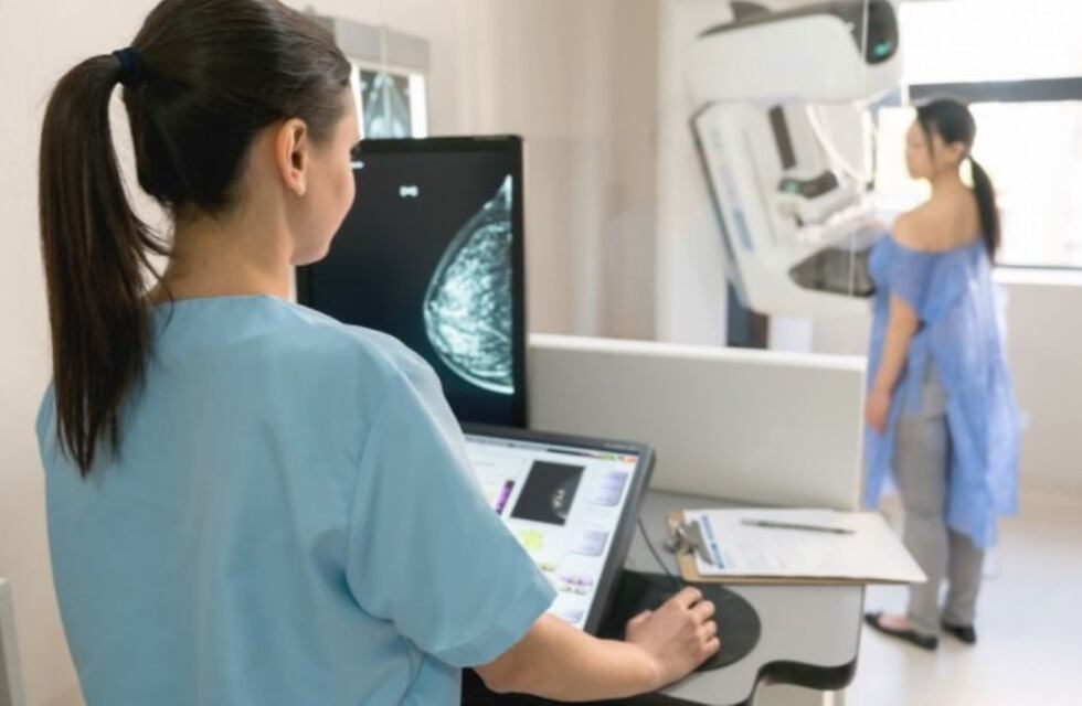 Octubre Rosa: prevención de cáncer de mamá en los centros de atención periféricos de salud de Carlos Paz