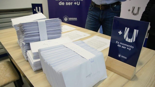 Afiliados del sindicato de obreros y empleados municipales recibieron la tarjeta de beneficios lanzada por el municipio.