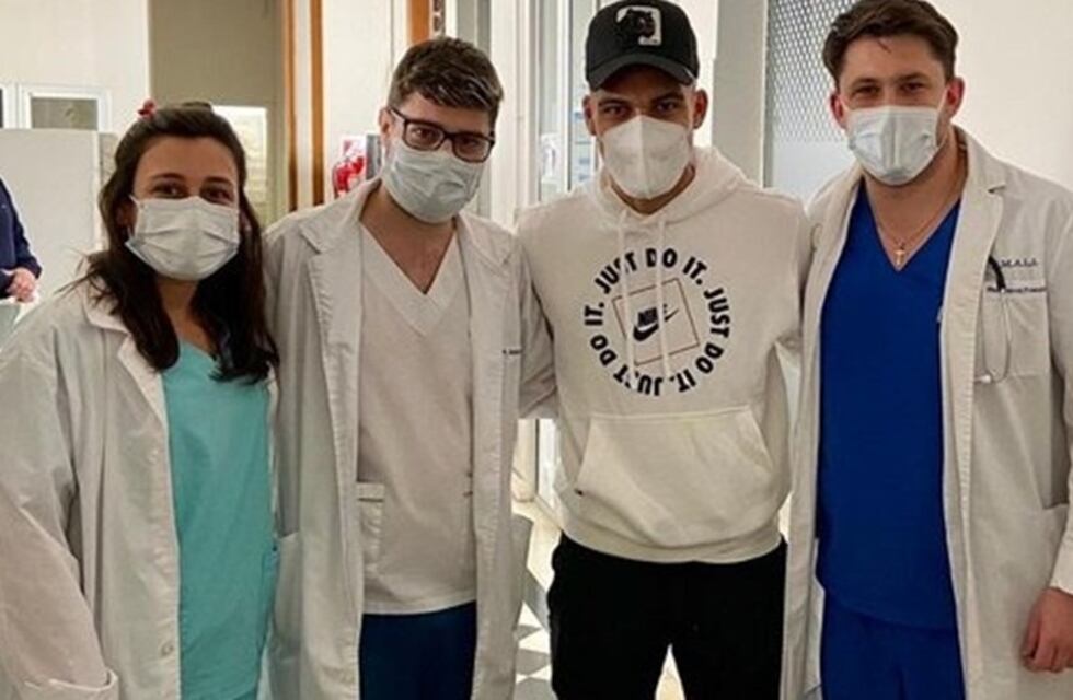 Lautaro Martínez fue al Hospital y regaló camisetas a niños internados