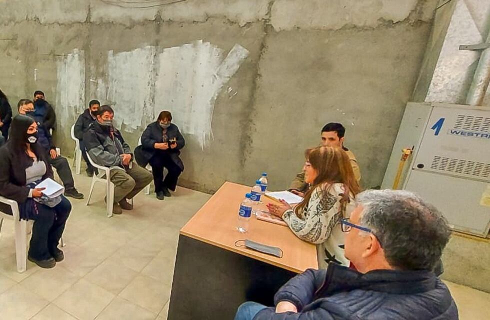 Gabriela Castillo se reunió con vecinos y vecinas del Barrio Mirador