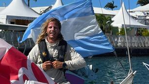 El navegante rosarino que logró ser el primer argentino en cruzar el Atlántico en vela.