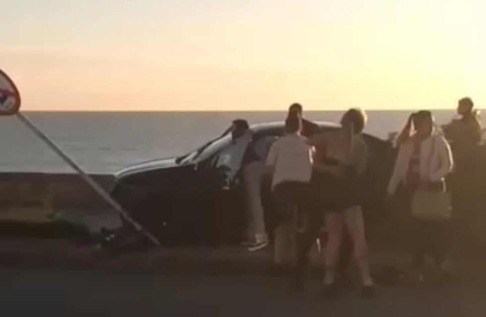 Otra vez la imprudencia al volante: embistió a una joven e intentó darse a la fuga