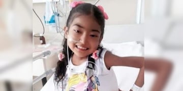 Florencia es una pequeña salteña que padece una extraña enfermedad, por lo que, día a día, lucha por su vida.