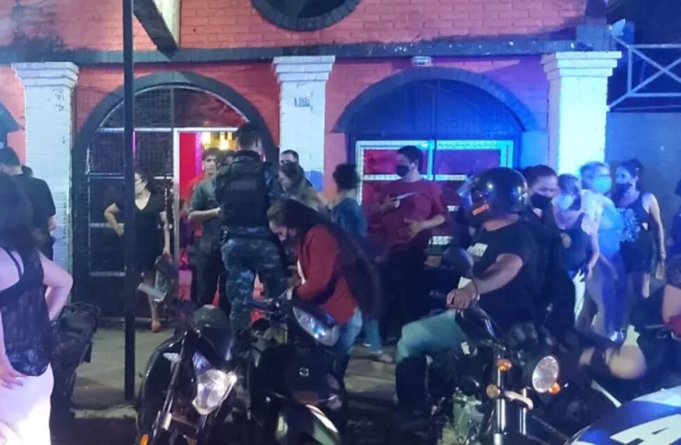Clausuran un local bailable donde había alrededor de 150 personas
