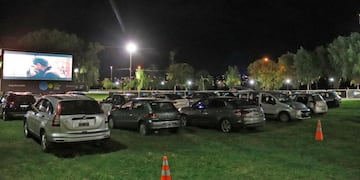 Domingo de autocine en Villa Carlos Paz.